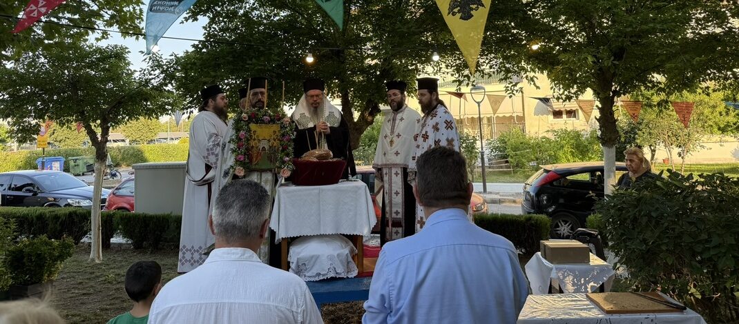 Ο Σεβασμιώτατος στις εργατικές κατοικίες Γιάννουλης και στην Ενορία Πέτρου και Παύλου Λαρίσης. (ΗΧΗΤΙΚΟ)