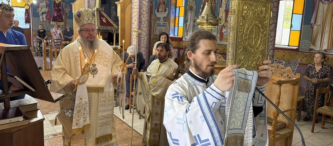 Στον Ιερό Ναό Αγίων Αποστόλων Καλλιπεύκης ο Μητροπολίτης Λαρίσης και Τυρνάβου κ. Ιερώνυμος.