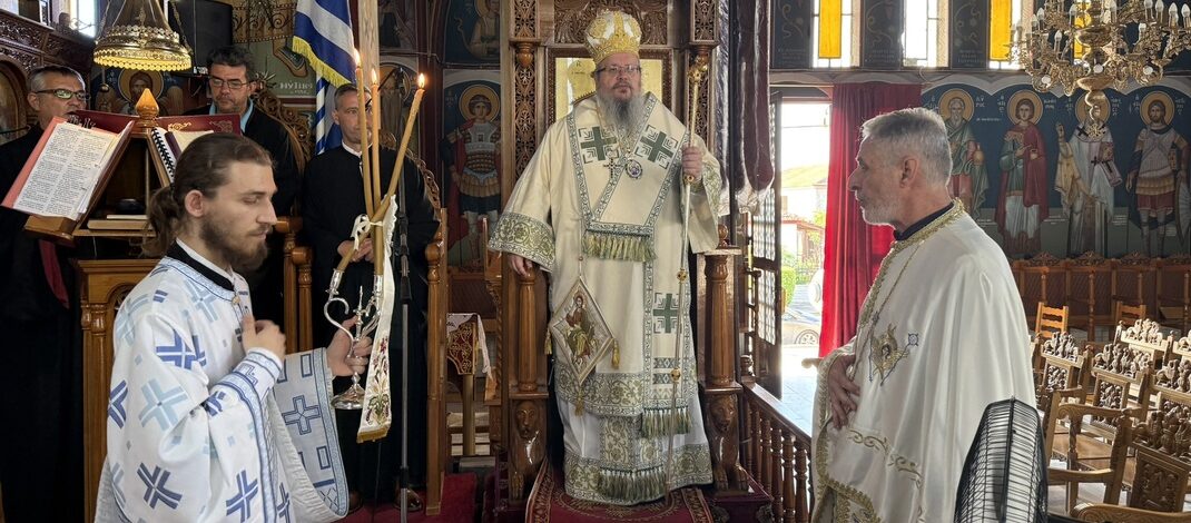 Στον πανηγυρίζοντα Ιερό Ναό Μεταμορφώσεως του Σωτήρος Στεφανοβικείου ο Μητροπολίτης Λαρίσης και Τυρνάβου Ιερώνυμος.