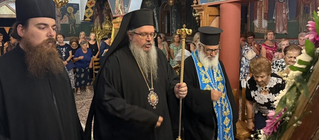 Στον Ιερό Ναό Αγίας Άννης Αγιοκάμπου ο Μητροπολίτης Λαρίσης και Τυρνάβου Ιερώνυμος.