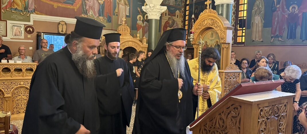 Η Μεγάλη Παράκληση στην Καρίτσα.