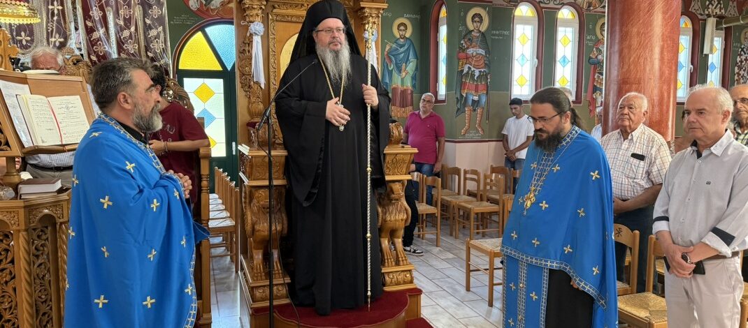 Στο Καστρί Λουτρό για την τελευταία Παράκληση ο Μητροπολίτης Λαρίσης και Τυρνάβου Ιερώνυμος.