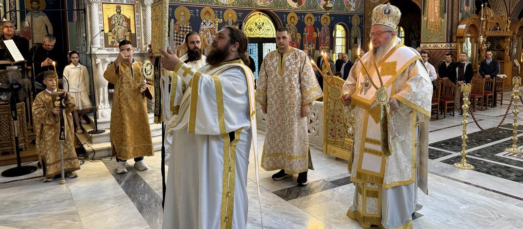 Ο Σεβασμιώτατος στον Ιερό Μητροπολιτικό Ναό Αγίου Αχιλλίου Λαρίσης.